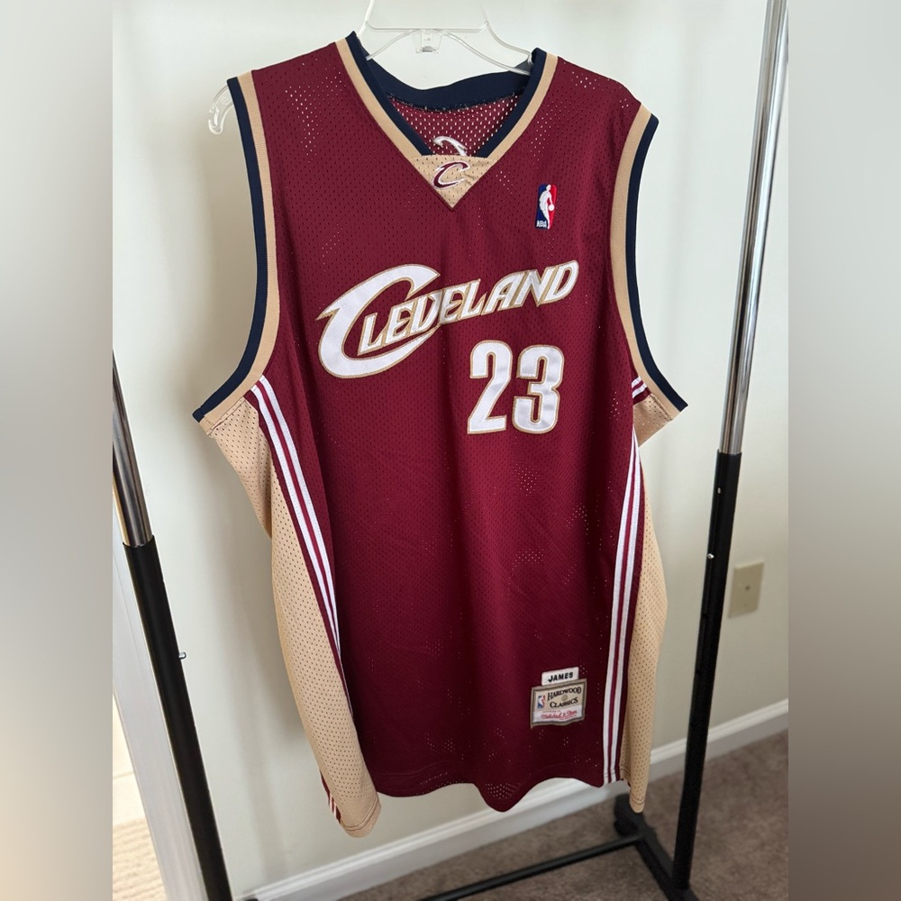 Mitchell & Ness Lebron James - Cleveland Cavaliers Jersey